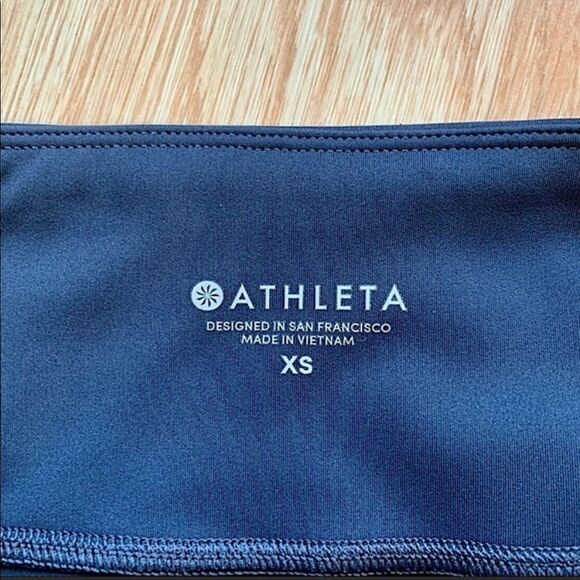 Athleta Blue Multicolor Geometric 8” Rise Mesh Crop Leggings - Picture 2 of 10